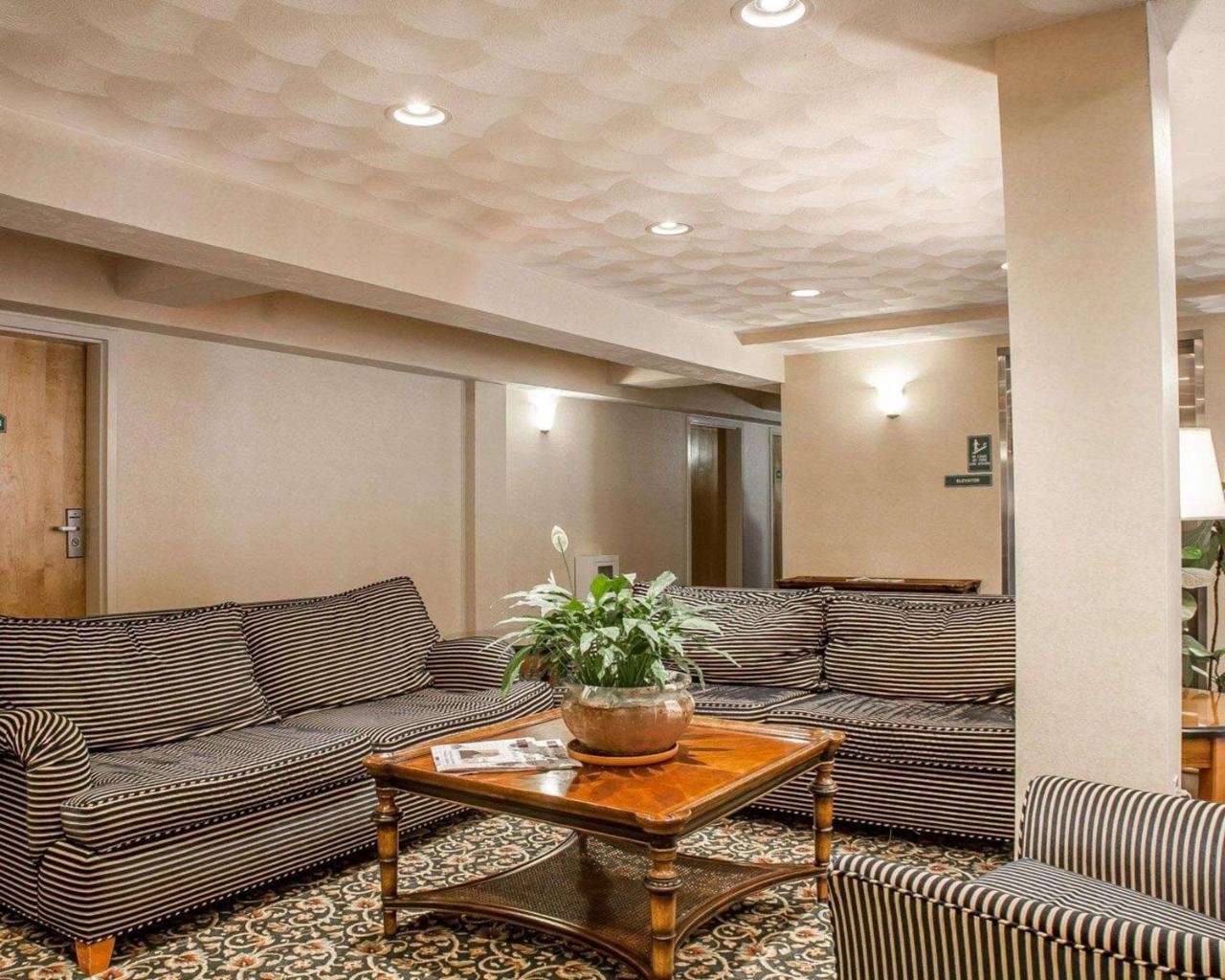 Comfort Inn At Newport Beach Middletown Eksteriør billede